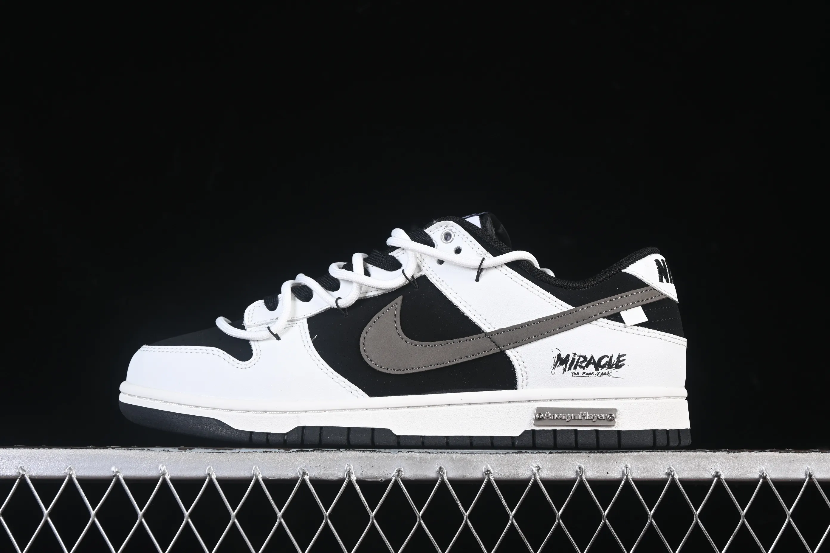 All categories Nk SB Dunk Series Nk SB Dunk Low High-end customized low-top sneakers Nike SB Dunk Low straps Anniversary high-end customized low-top casual sneakers WG0515-089